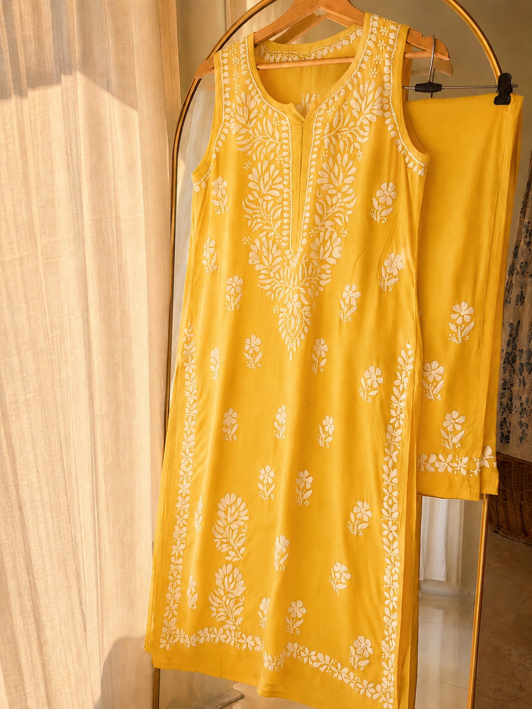 Elara – Handcrafted Chikankari Sleeveless Kurta & Bottom Set